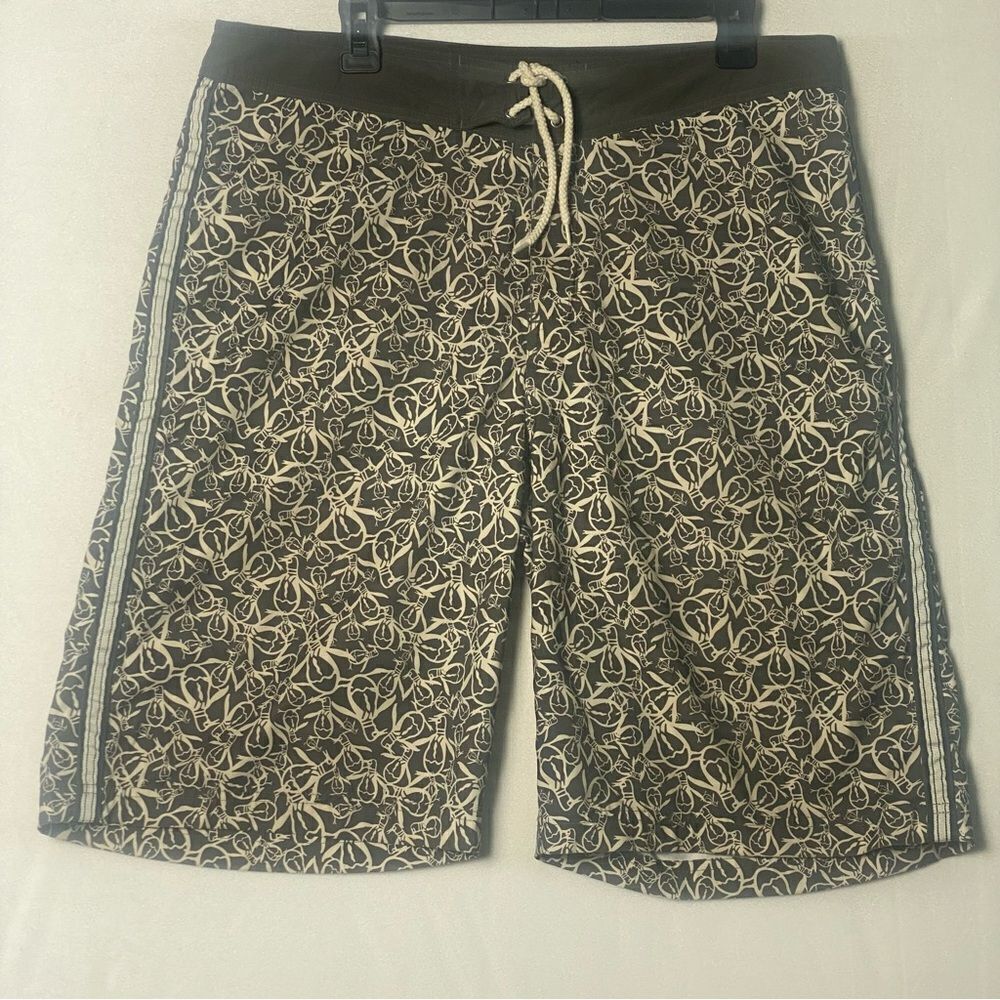 Penguin by Munsingwear Penguin Print Board Shorts Size 36